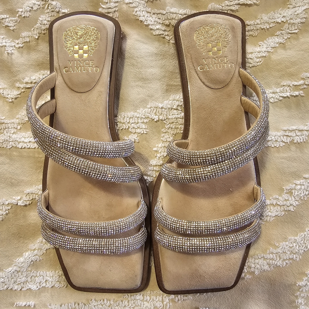 Vince Camuto Suede Shine Sandals Peomi Tortilla Sz 9 Excellent condition Wedding